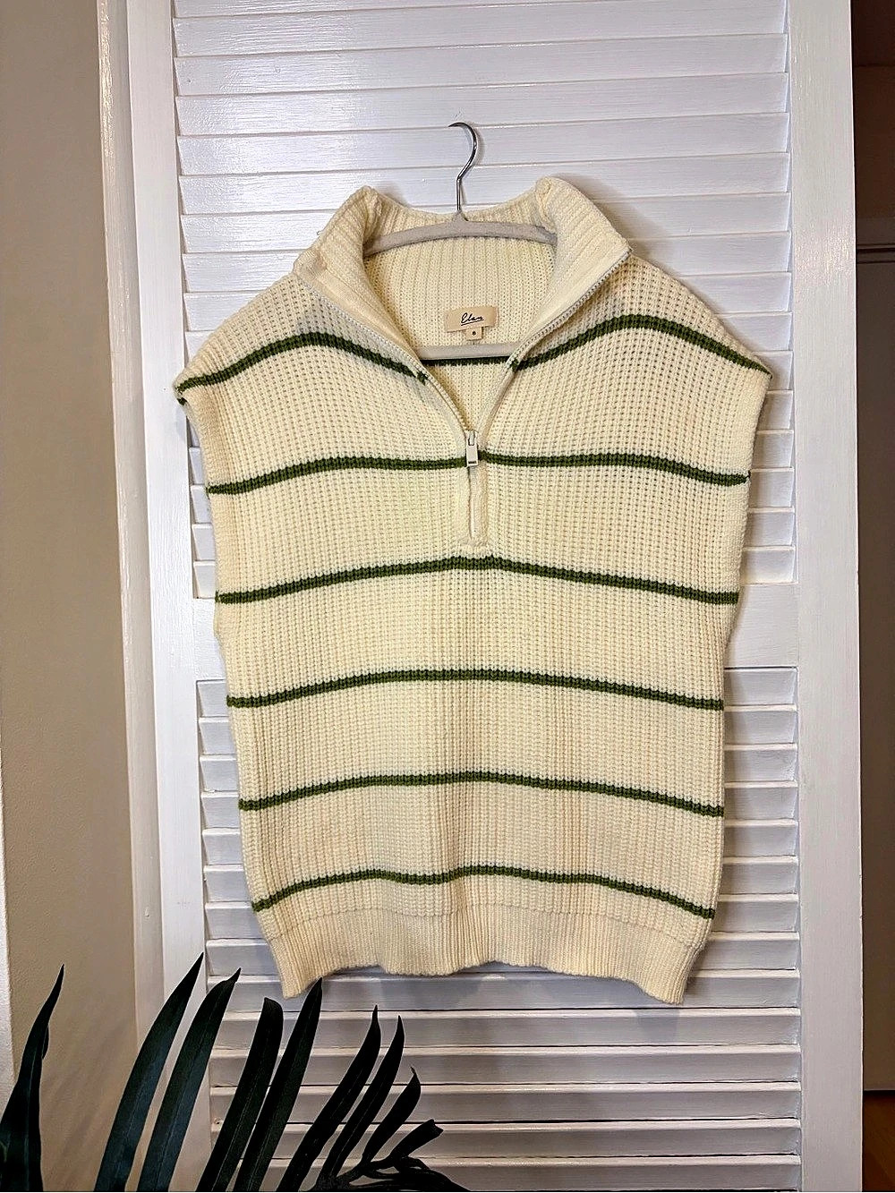Elan Striped Soft Knit Quarter Zip Sweater Vest in Cream & Green Size S Preppy C